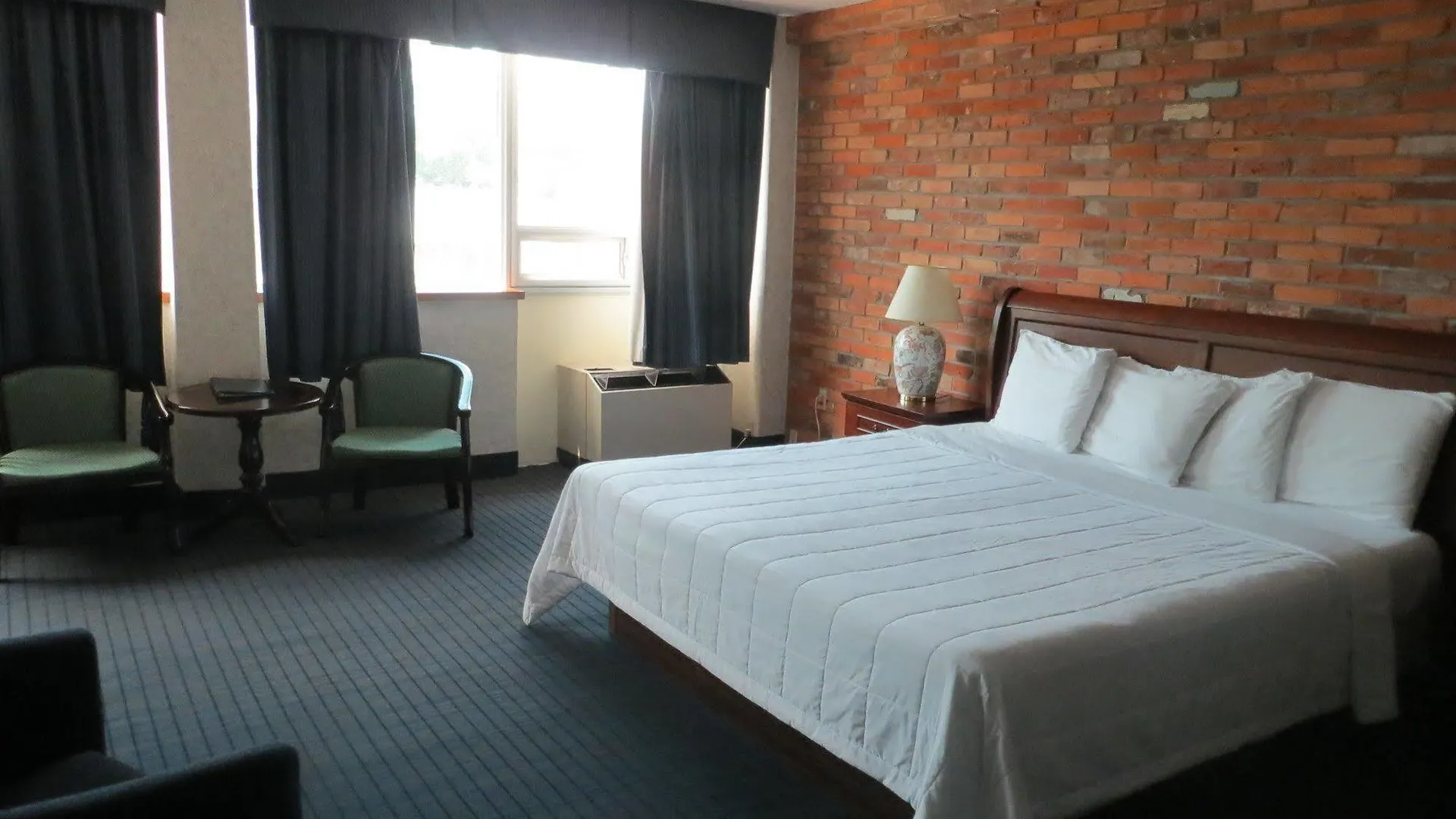 **  Hotel 89 Yorkville Toronto Canada