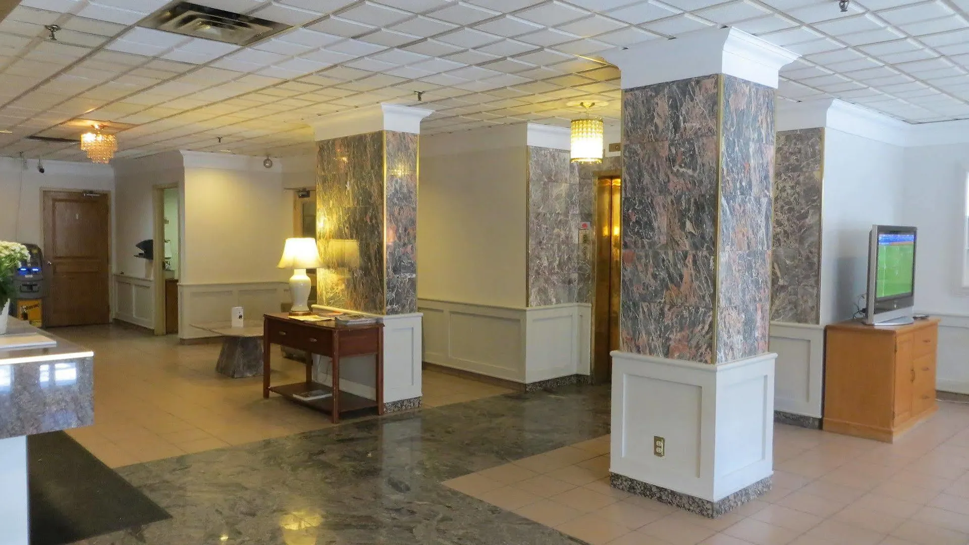 Hotel 89 Yorkville تورونتو