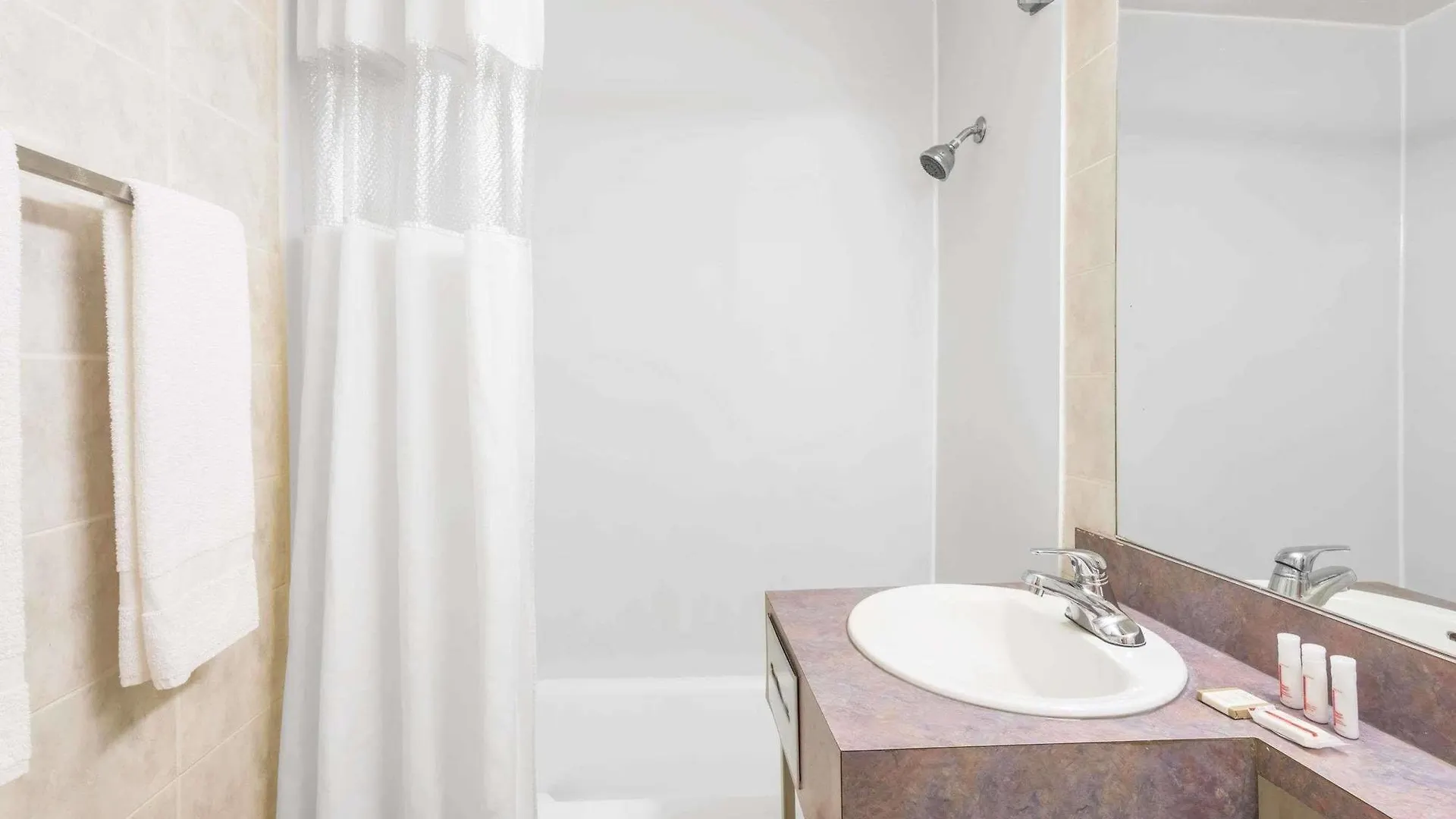 Hotel 89 Yorkville تورونتو